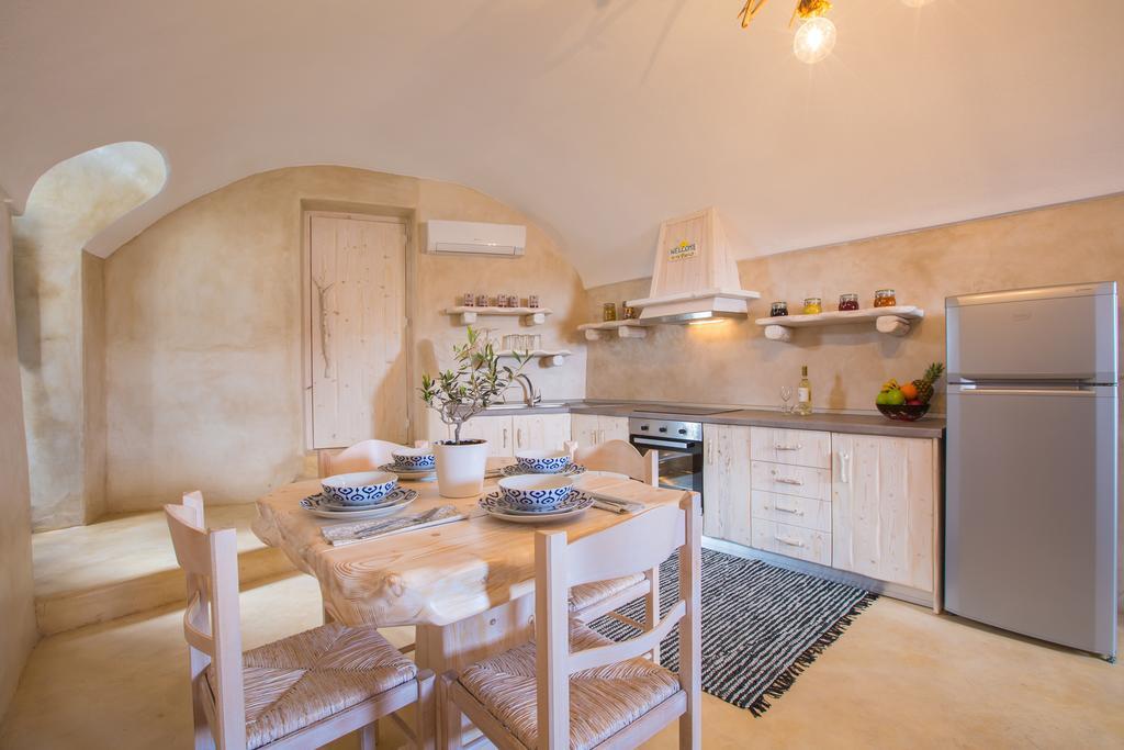 Love Nest With Hot Tub, Hammam & Outdoor Cinema Akrotiri  Exterior photo